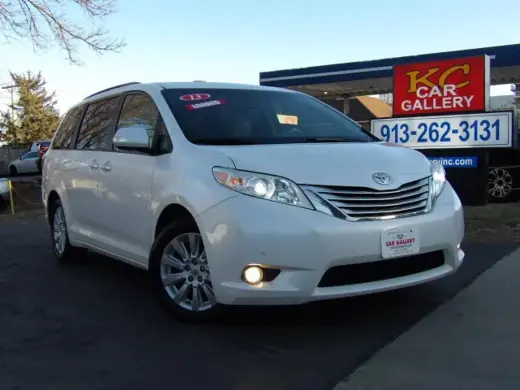 2013 TOYOTA SIENNA