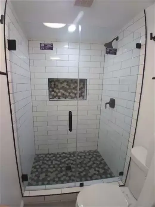 SHOWER DOORS/Ventanas a medida