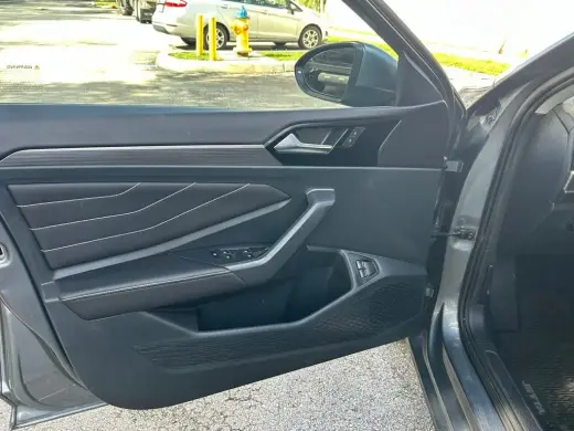Volkswagen Jetta 2023 SEL 4p Sedan