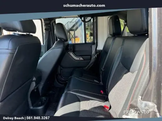 Jeep Wrangler Unlimited 2017 4x4 Sahara 4p SUV