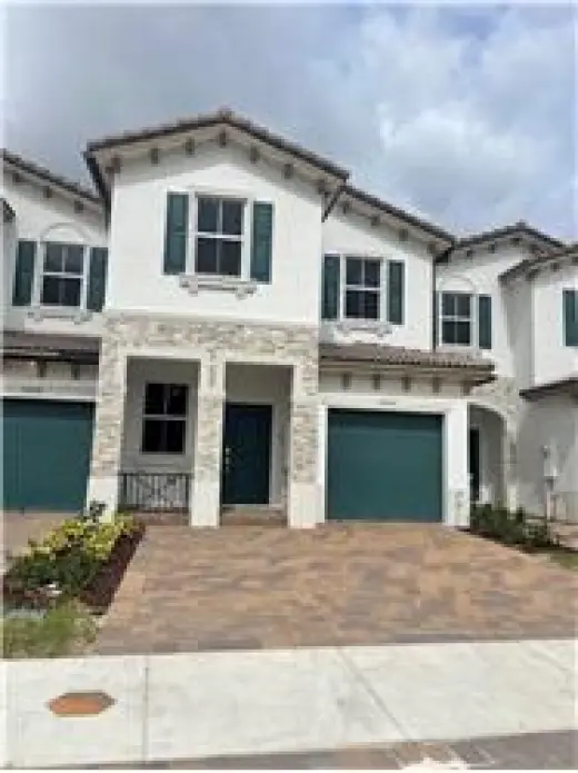Propiedad de alquiler con 4 habitaciones y 2.5 baños en Miami