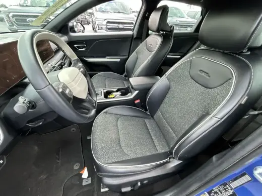 Sedán de 4 puertas Kia K4 GT-Line 2025