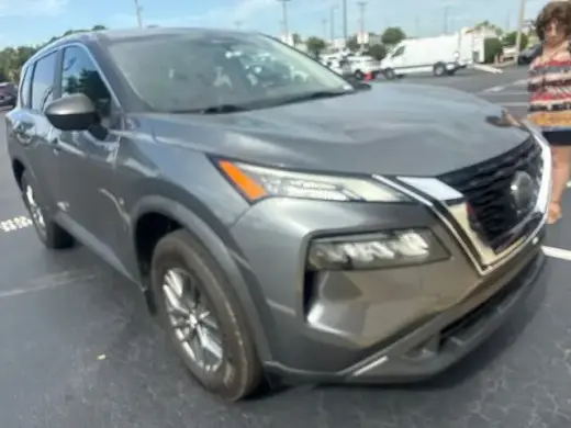 Nissan Rogue 2021 S Crossover de 4 puertas