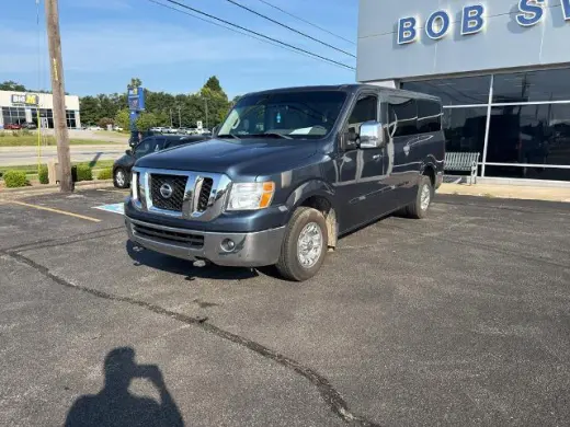 Nissan NV 2014 3500 HD S 3 puertas Furgoneta de pasajeros (V8)