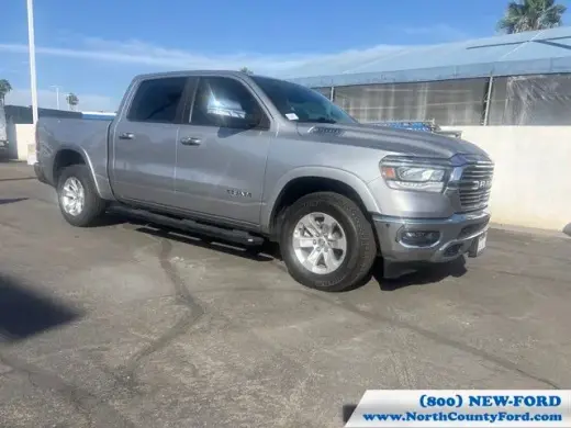Ram 1500 2022 4x2 Laramie Cabina Doble de 4 puertas, caja corta de 5.6 pies