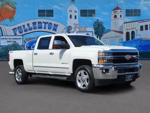 Chevrolet Silverado 2500HD 2015 4x4 LTZ de 4 puertas, cabina doble (Crew Cab) y caja corta (SB)