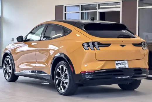 SUV Ford Mustang Mach-E Premium de 4 puertas 2023