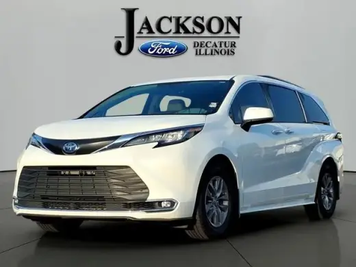 Toyota Sienna 2022 XLE 8 Pasajeros Mini-Van 4p