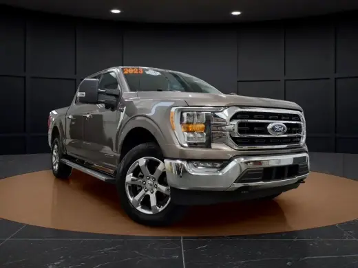 Ford F-150 2023 4x4 King Ranch 4 puertas SuperCrew batea corta de 6.5 pies
