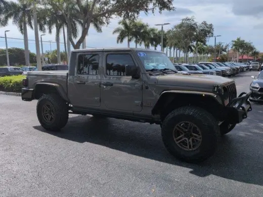 Jeep Gladiator 2020 4x4 Sport Cabina Doble de 4 puertas y caja corta de 5.0 pies