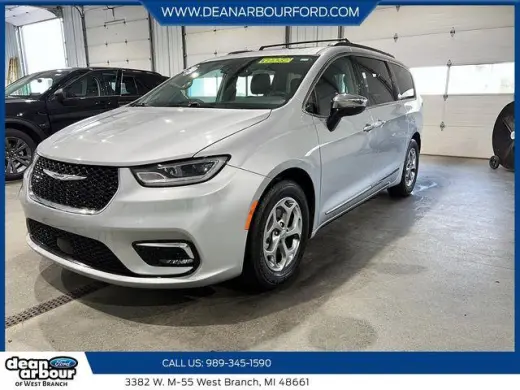 Chrysler Pacifica 2023 Limited Minivan de 4 puertas