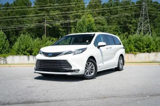 Toyota Sienna 2021 AWD XLE 7 pasajeros Mini-Van 4 puertas