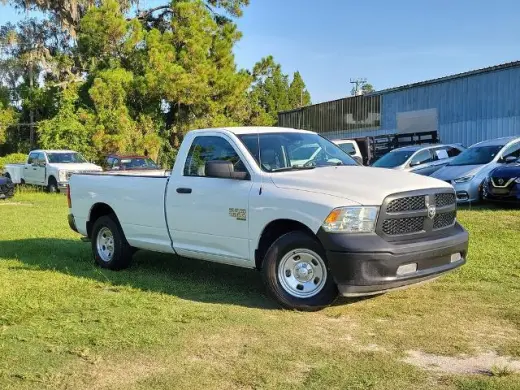 Ram 1500 Classic 2023 4x2 Tradesman 2dr Regular Cab Camión de caja larga LB