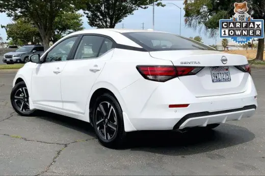 Sedán de 4 puertas Nissan Sentra SV 2025