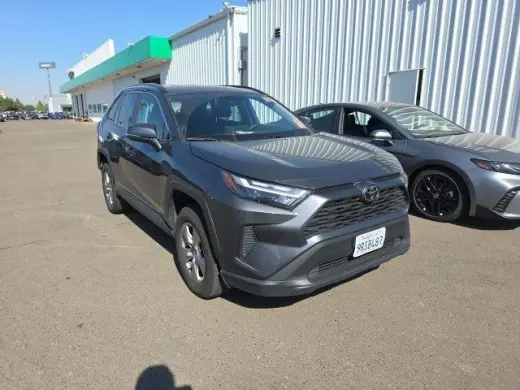 Toyota RAV4 2025 XLE 4p SUV