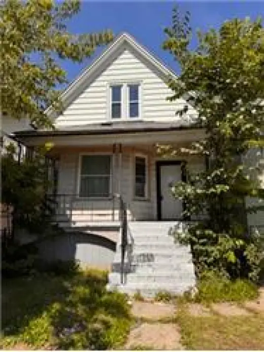 Propiedad de alquiler con 5 dormitorios y 2 baños en Milwaukee
