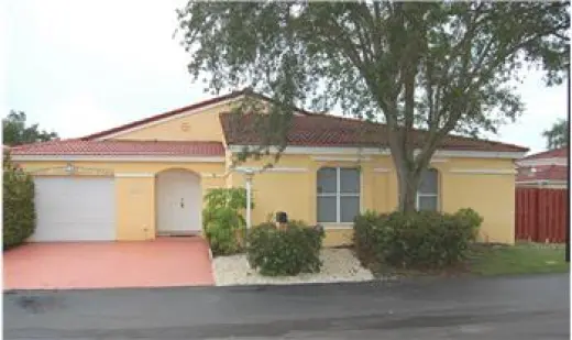 Propiedad en alquiler con 3 dormitorios y 2 baños en Miami