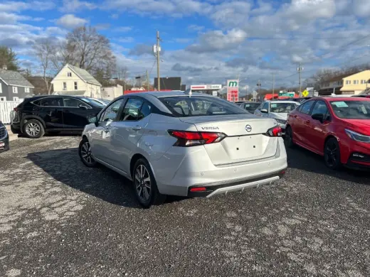 Nissan Versa 2021