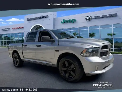 Ram 1500 Classic 2019 4x2 Tradesman 4dr Crew Cab 5.5 ft. SB Camioneta