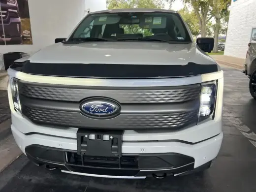 Ford F-150 Lightning 2023 AWD XLT 4p SuperCrew 5.5 ft. SB