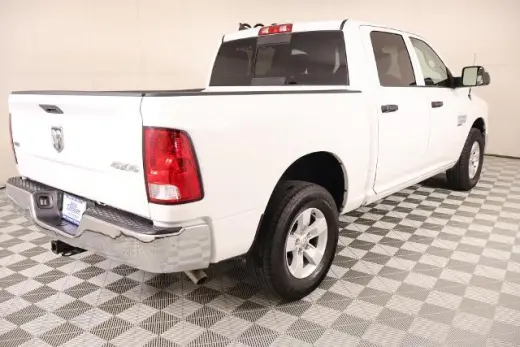 Ram 1500 Classic 2023 4x4 SLT 4dr Crew Cab 5.5 ft. SB Pickup