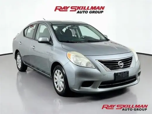 Nissan Versa 2013 1.6 S 4p Sedan 5M