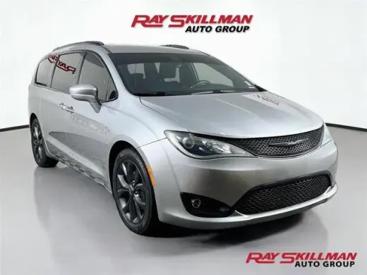 Chrysler Pacifica 2019 Touring L Plus Minivan 4p.
