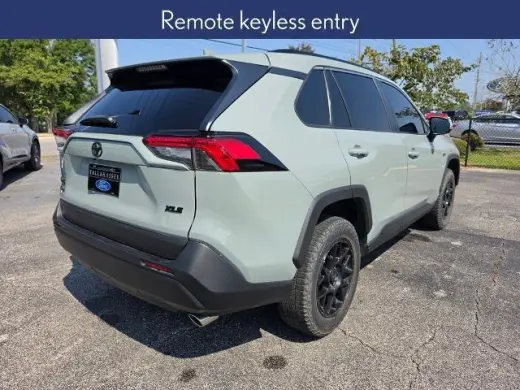 Toyota RAV4 2023 XLE 4p SUV