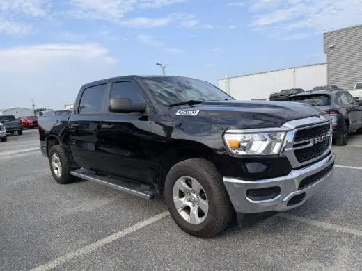 Ram 1500 2024 4x4 Tradesman 4p. Cabina Tripla 5,6 pies de cajón Camioneta