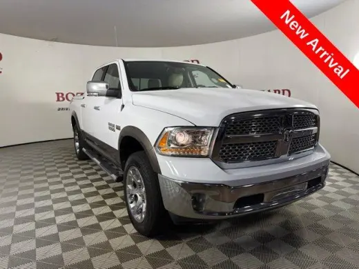 Ram 1500 2018 4x4 Laramie Crew Cab 4 puertas batea corta de 5.5 pies