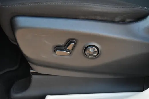 2023 Chrysler Voyager