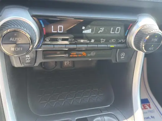 Toyota RAV4 2024 AWD XLE SUV 4p