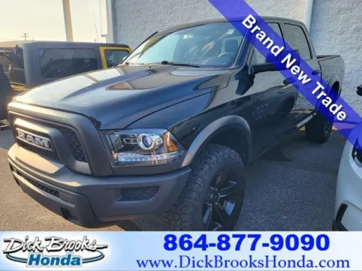 Ram 1500 Classic 2024 4x4 Warlock 4p Cabina de Tripulación 5.5 pies Caja Corta Pickup