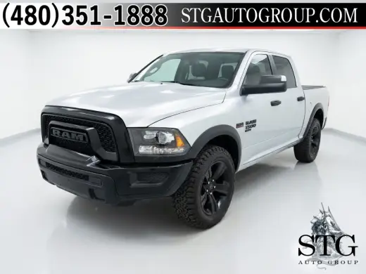 Ram 1500 Classic 2021 4x4 Warlock 4p Cab Camioneta 5.5 pies SB