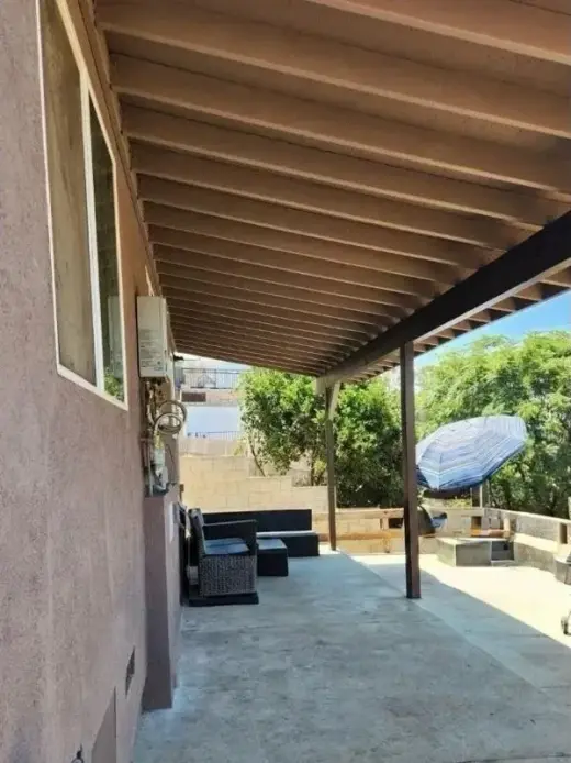 ESTE LOS ANGELES RENTO CASA
