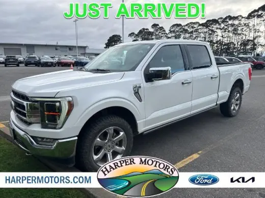 Ford F-150 2021 4x4 Lariat 4dr SuperCrew con cabina de 6.5 pies de largo.