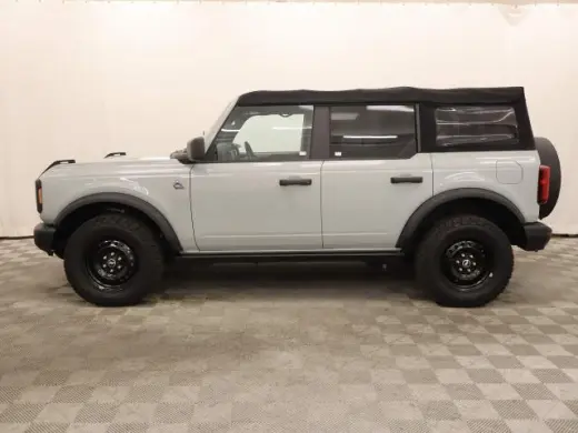 Ford Bronco 2022 4x4 Black Diamond 4dr SUV