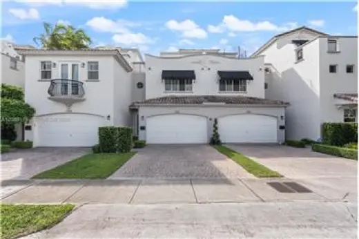 Propiedad de alquiler con 3 dormitorios y 3.5 baños en Fort Lauderdale