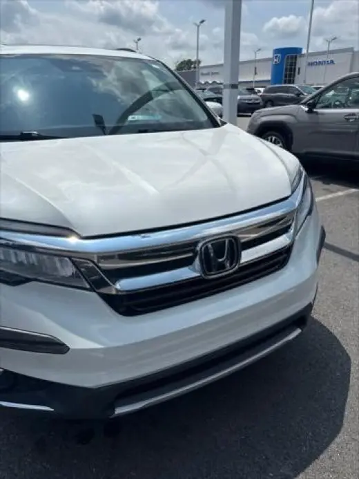 Honda Pilot 2022 Touring 4dr SUV con asientos de capitán traseros
