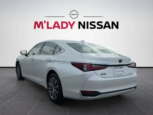 Sedán de 4 puertas Lexus ES 250 AWD 2021
