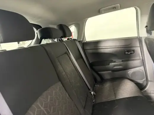 Crossover Mitsubishi Outlander Sport 2024 AWD S 4 puertas