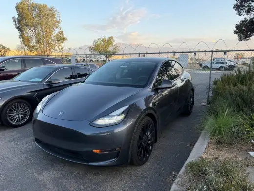 Tesla Model Y 2022 AWD Performance 4dr Crossover