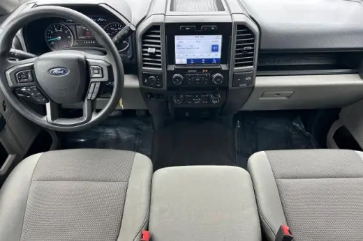 Ford F-250 Super Duty 2022 4x4 XL 4dr Crew Cab 8 ft. LB Camioneta