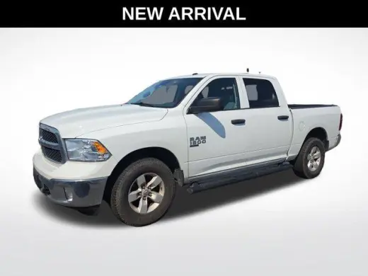 Ram 1500 Classic 2023 4x4 Tradesman 4dr Cabina Crew Camión 5.5 ft. SB