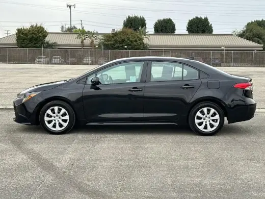 Toyota Corolla 2025 LE Sedán 4 puertas