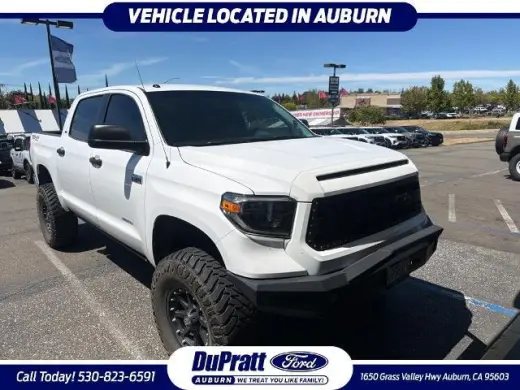 Toyota Tundra 2014 4x4 SR5 4dr CrewMax Cab Camioneta SB (5.7L V8)