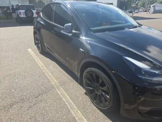 Tesla Model Y 2023 RWD Long Range 4-door Crossover