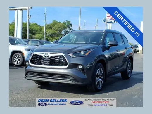 Toyota Highlander 2023 AWD LE 4dr SUV