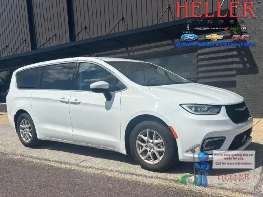 Chrysler Pacifica 2023, versión Touring L, furgoneta (minivan) de 4 puertas