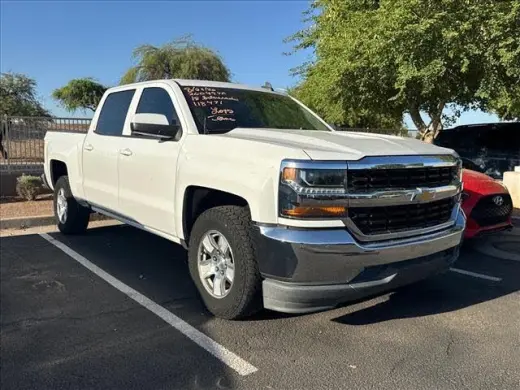 Chevrolet Silverado 1500 2018 4x2 LT 4dr Cab con motor de 5.8 pies de longitud de camión.